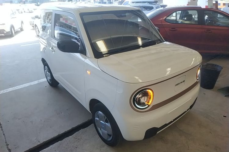 Used Geely Galaxy Panda 2023 Panda Mini 200km Endurance Bear Front Right 45 Deg