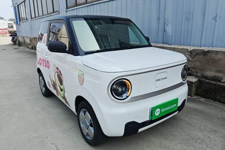 Used Geely Galaxy Panda 2023 Panda Mini 200km Endurance Bear Front Right 45 Deg