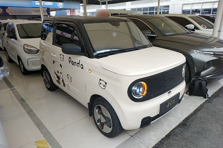 Used Geely Galaxy Panda 2023 Panda Mini 200km Dynamic Bear Front Right 45 Deg