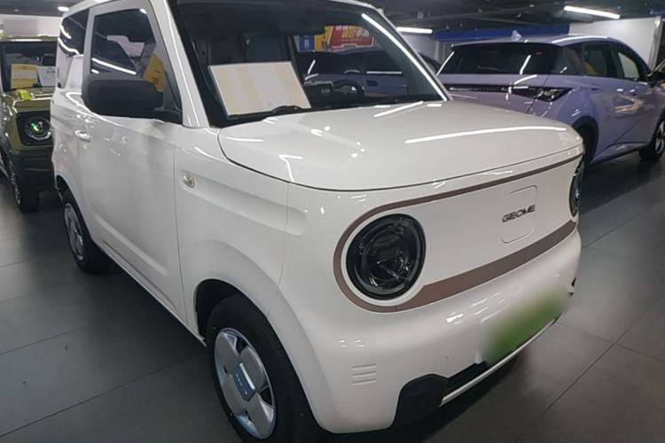 Used Geely Galaxy Panda 2023 Panda Mini 200km Endurance Bear Front Right 45 Deg