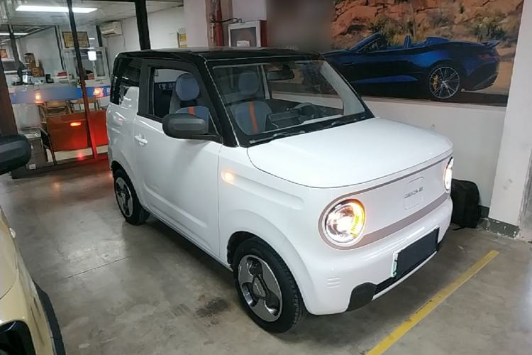 Used Geely Galaxy Panda 2023 Panda Mini 200km Dynamic Bear Front Right 45 Deg