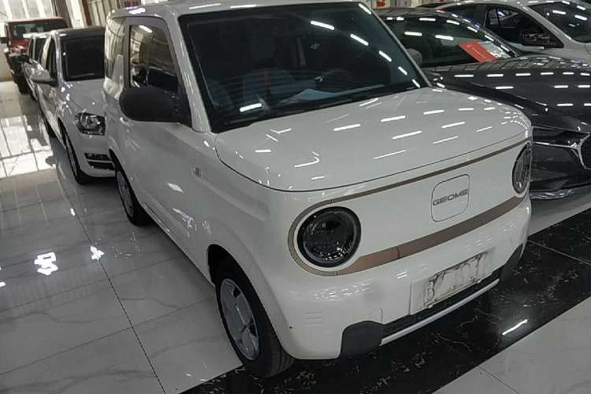 Used Geely Galaxy Panda 2023 Panda Mini 200km Endurance Bear Front Right 45 Deg