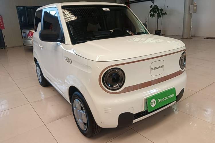 Used Geely Galaxy Panda 2023 Panda Mini 200km Endurance Bear Front Right 45 Deg