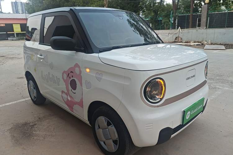 Used Geely Galaxy Panda 2023 Panda Mini 200km Endurance Bear Front Right 45 Deg