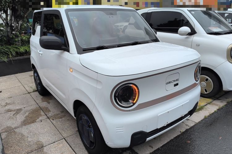 Used Geely Galaxy Panda 2023 Panda Mini 200km Endurance Bear Front Right 45 Deg