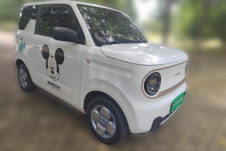 Used Geely Galaxy Panda 2023 Panda Mini 200km Endurance Bear Front Right 45 Deg