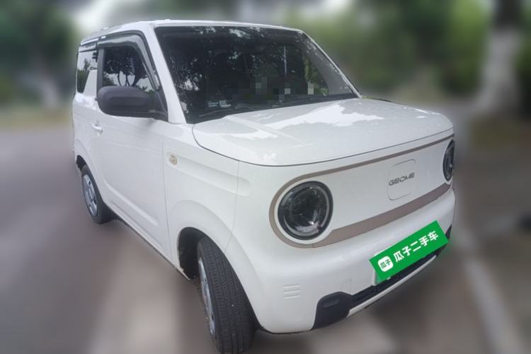 Used Geely Galaxy Panda 2023 Panda Mini 200km Endurance Bear Front Right 45 Deg