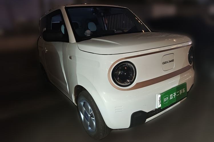 Used Geely Galaxy Panda 2023 Panda Mini 200km Endurance Bear Front Right 45 Deg