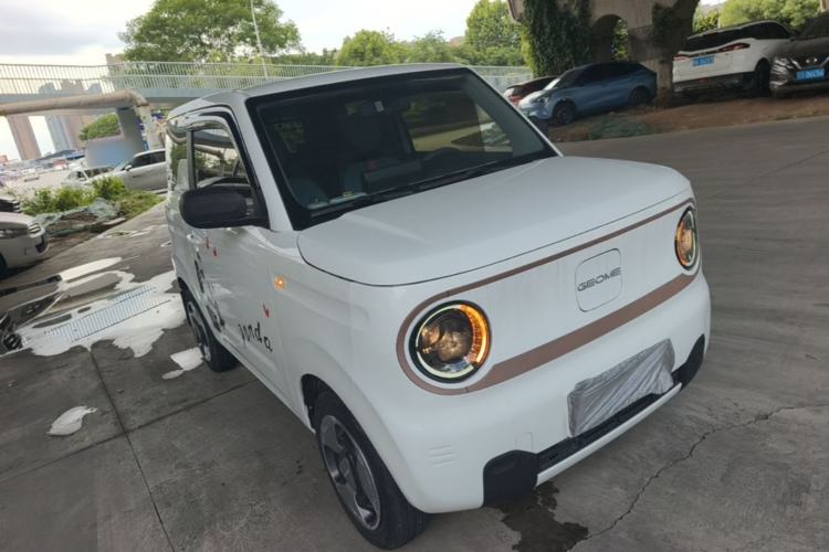 Used Geely Galaxy Panda 2023 Panda Mini 200km Dynamic Bear Front Right 45 Deg