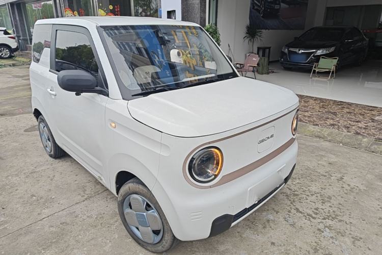 Used Geely Galaxy Panda 2023 Panda Mini 200km Endurance Bear Front Right 45 Deg