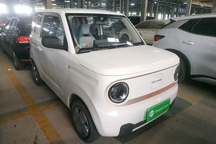 Used Geely Galaxy Panda 2023 Panda Mini 200km Endurance Bear Front Right 45 Deg