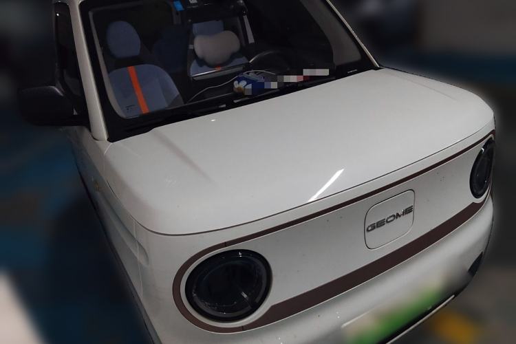 Used Geely Galaxy Panda 2023 Panda Mini 200km Endurance Bear Front Right 45 Deg