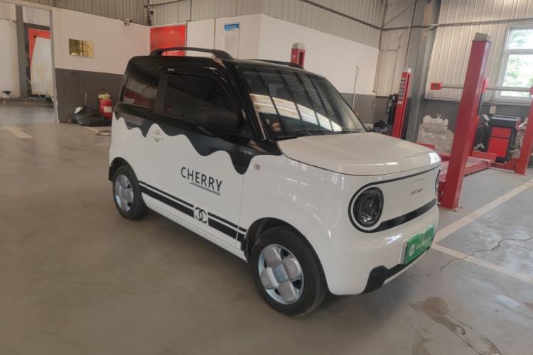 Used Geely Galaxy Panda 2023 Panda Mini 200km Endurance Bear Front Right 45 Deg