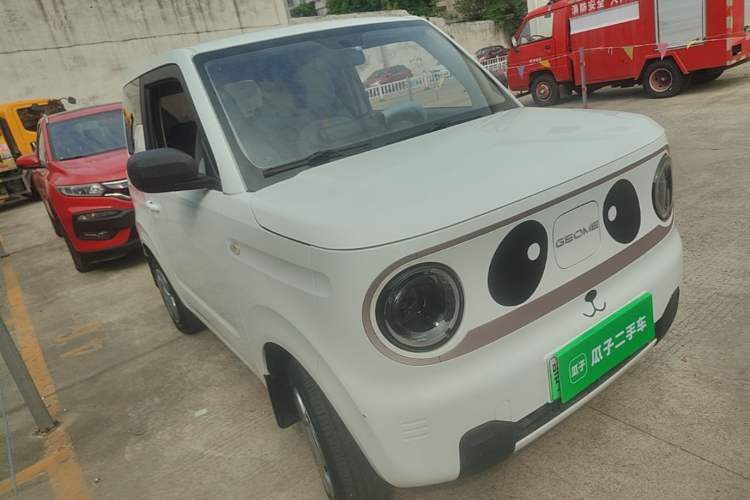 Used Geely Galaxy Panda 2023 Panda Mini 200km Endurance Bear Front Right 45 Deg