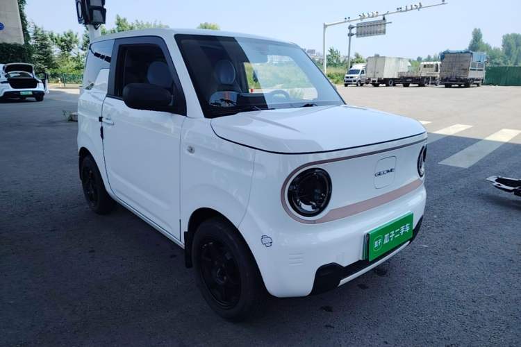 Used Geely Galaxy Panda 2023 Panda Mini 200km Dynamic Bear Front Right 45 Deg