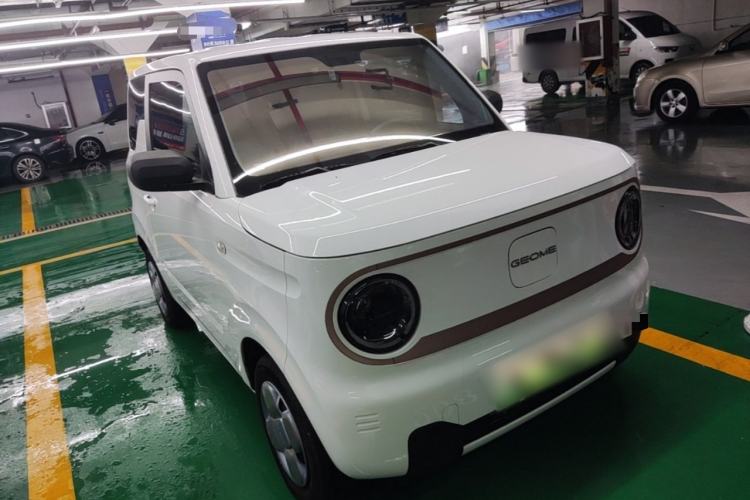 Used Geely Galaxy Panda 2023 Panda Mini 200km Endurance Bear Front Right 45 Deg