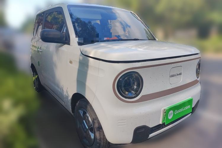 Used Geely Galaxy Panda 2023 Panda Mini 200km Endurance Bear Front Right 45 Deg