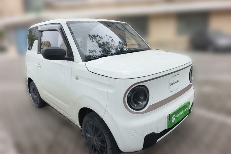 Used Geely Galaxy Panda 2023 Panda Mini 200km Endurance Bear Front Right 45 Deg