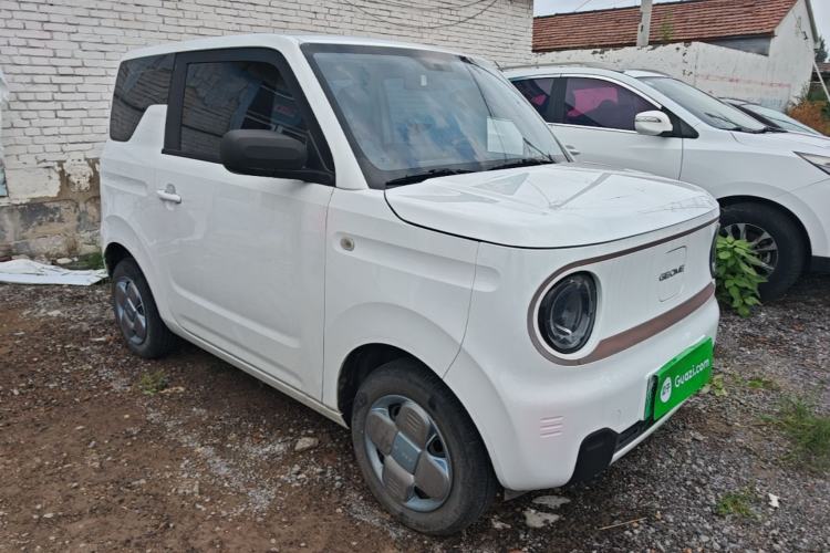 Used Geely Galaxy Panda 2023 Panda Mini 120km Super Cute Bear Front Right 45 Deg