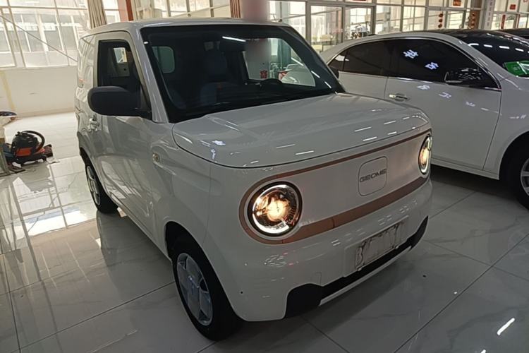 Used Geely Galaxy Panda 2023 Panda Mini 200km Endurance Bear Front Right 45 Deg