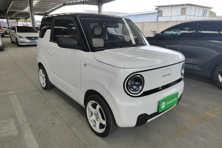 Used Geely Galaxy Panda 2023 Panda Mini 200km Endurance Bear Front Right 45 Deg