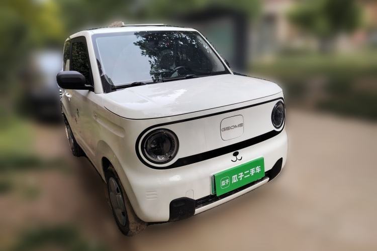 Used Geely Galaxy Panda 2023 Panda Mini 200km Endurance Bear Front Right 45 Deg