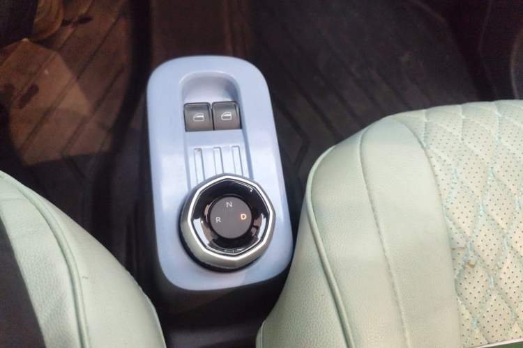 Used Geely Galaxy Panda 2023 Panda Mini 200km Dynamic Bear Gear Lever