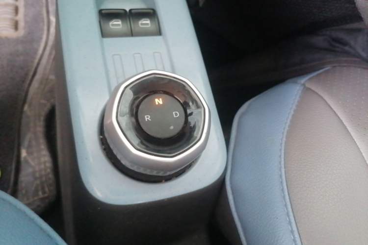 Used Geely Galaxy Panda 2023 Panda Mini 200km Dynamic Bear Gear Lever
