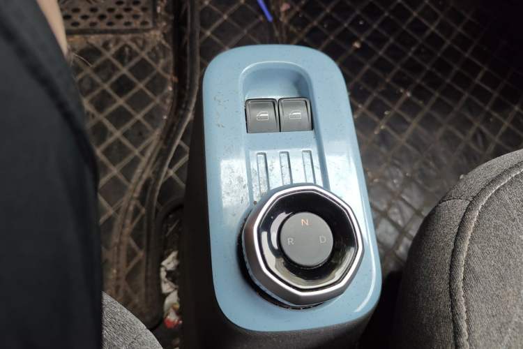 Used Geely Galaxy Panda 2023 Panda Mini 120km Cute Bear Gear Lever