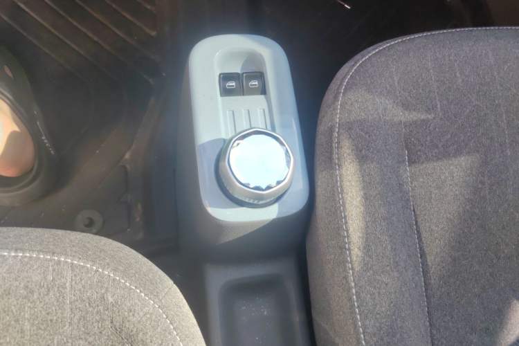 Used Geely Galaxy Panda 2023 Panda Mini 200km Dynamic Bear Gear Lever