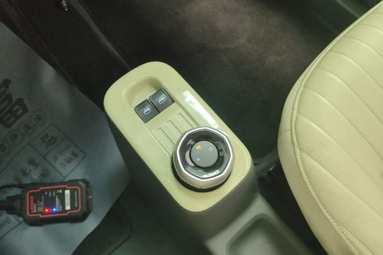 Used Geely Galaxy Panda 2023 Panda Mini 200km Dynamic Bear Gear Lever