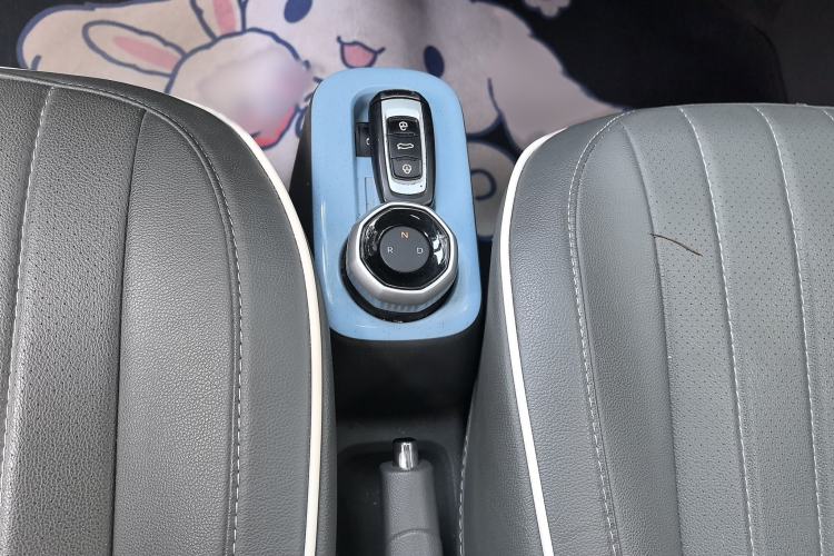 Used Geely Galaxy Panda 2023 Panda Mini 120km Super Cute Bear Gear Lever