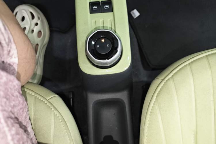 Used Geely Galaxy Panda 2023 Panda Mini 200km Dynamic Bear Gear Lever