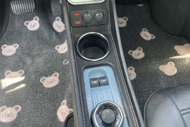 Used Geely Galaxy Panda 2023 Panda Mini 200km Dynamic Bear Gear Lever