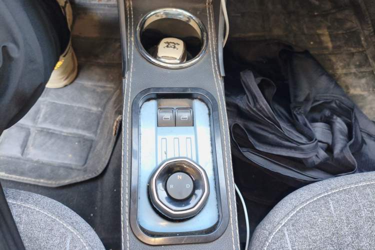 Used Geely Galaxy Panda 2023 Panda Mini 200km Dynamic Bear Gear Lever