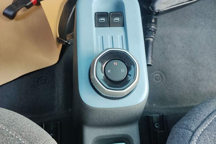 Used Geely Galaxy Panda 2023 Panda Mini 200km Dynamic Bear Gear Lever