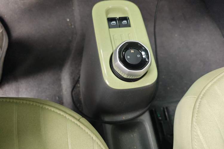 Used Geely Galaxy Panda 2023 Panda Mini New Year Edition Treasure Bear Gear Lever