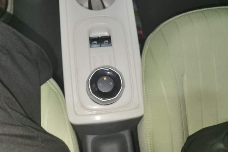 Used Geely Galaxy Panda 2023 Panda Mini New Year Edition Treasure Bear Gear Lever