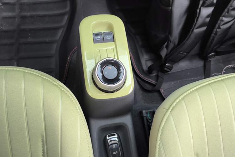 Used Geely Galaxy Panda 2023 Panda Mini 200km Dynamic Bear Gear Lever