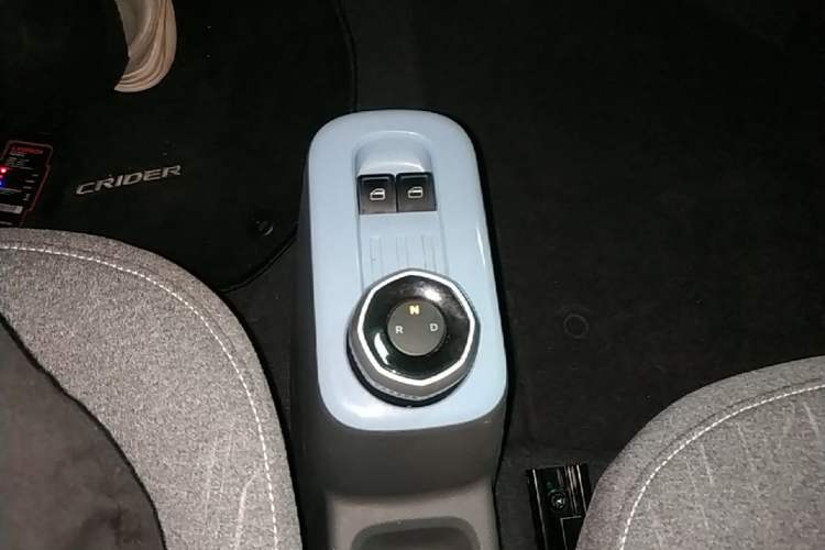 Used Geely Galaxy Panda 2023 Panda Mini 200km Dynamic Bear Gear Lever