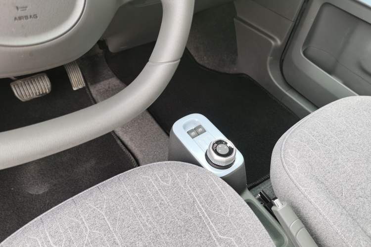 Used Geely Galaxy Panda 2023 Panda Mini 200km Dynamic Bear Gear Lever