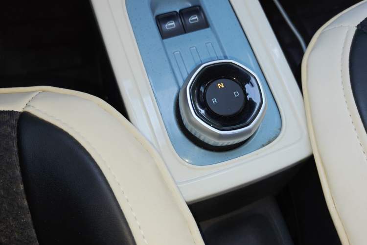 Used Geely Galaxy Panda 2023 Panda Mini 120km Asian Games Edition Gear Lever