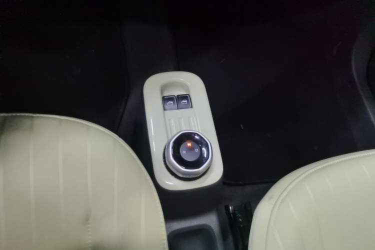 Used Geely Galaxy Panda 2023 Panda Mini 200km Dynamic Bear Gear Lever