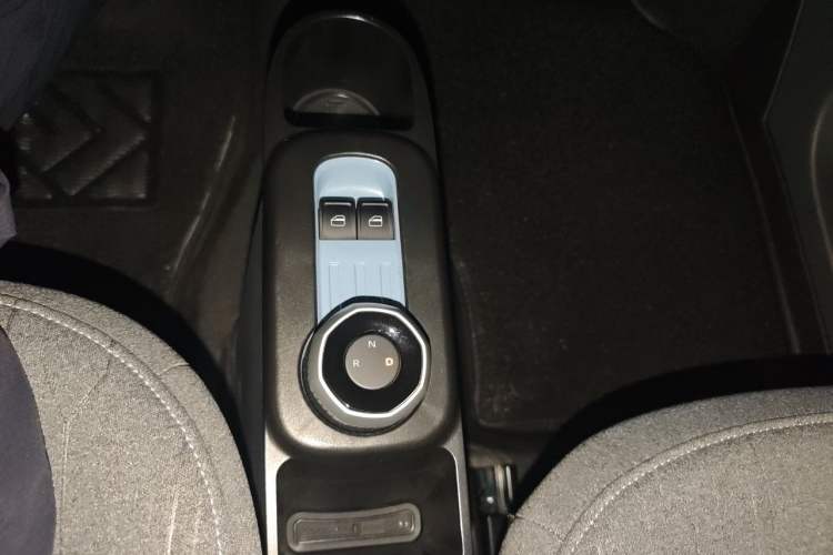 Used Geely Galaxy Panda 2023 Panda Mini 200km Dynamic Bear Gear Lever