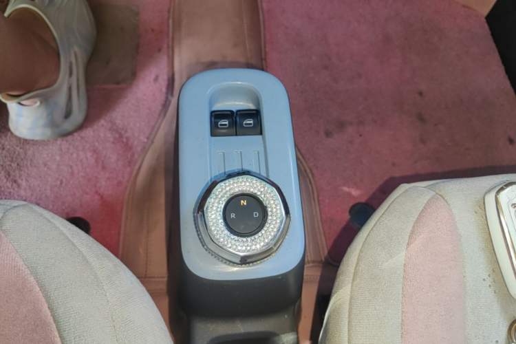 Used Geely Galaxy Panda 2023 Panda Mini 200km Dynamic Bear Gear Lever