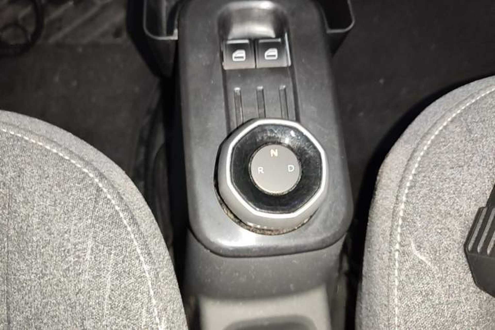 Used Geely Galaxy Panda 2023 Panda Mini 200km Endurance Bear Gear Lever