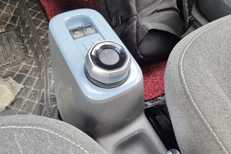 Used Geely Galaxy Panda 2023 Panda Mini 120km Super Cute Bear Gear Lever