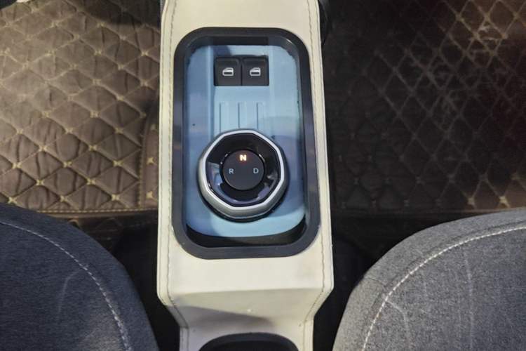 Used Geely Galaxy Panda 2023 Panda Mini 200km Dynamic Bear Gear Lever
