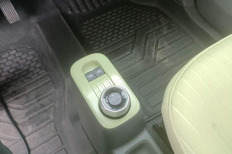 Used Geely Galaxy Panda 2023 Panda Mini New Year Edition Treasure Bear Gear Lever