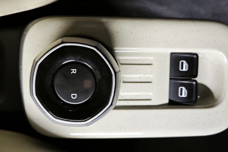 Used Geely Galaxy Panda 2023 Panda Mini New Year Edition Treasure Bear Gear Lever
